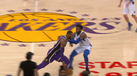 迫使他更多 迫使他更多